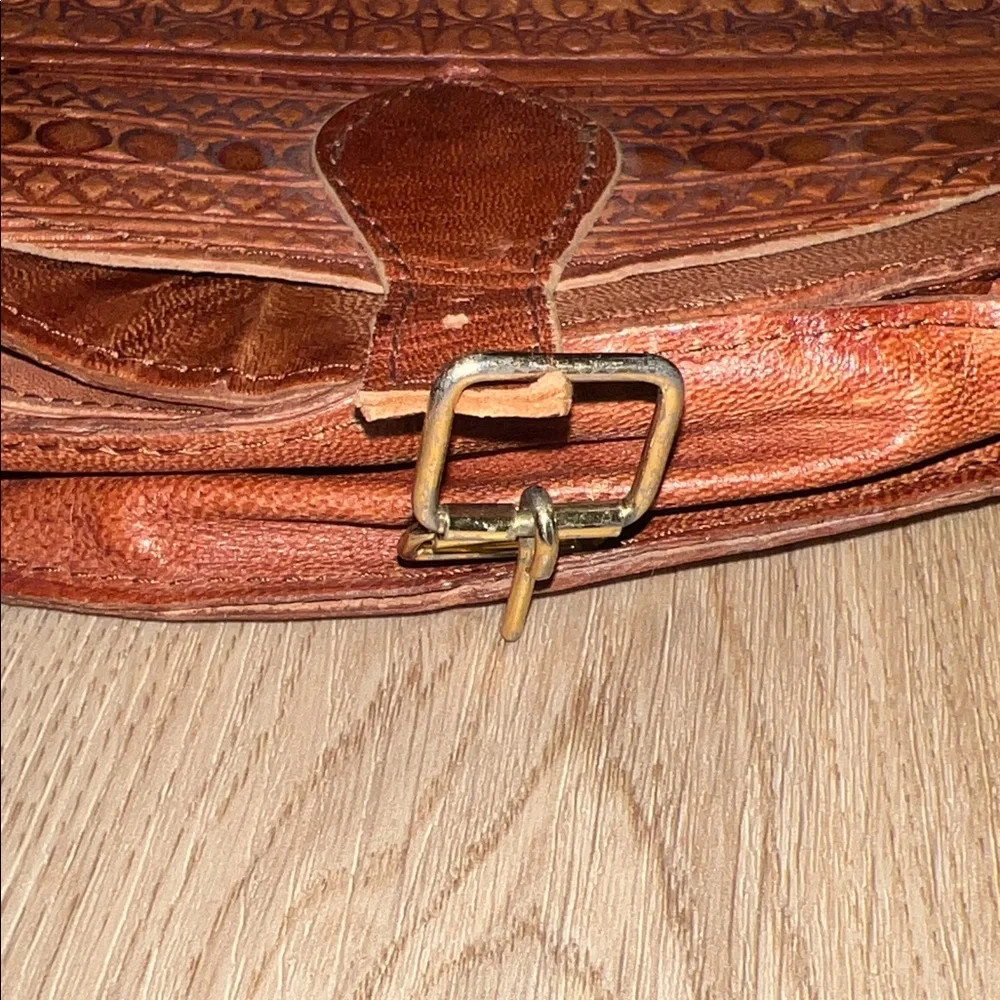 Vintage Circa 1990’s Brown Leather Crossbody Bag - Picture 12 of 16